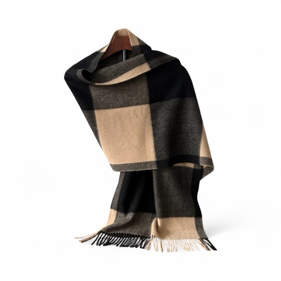 Talbots Accessories - Talbots Black and Tan Cashmere Wrap